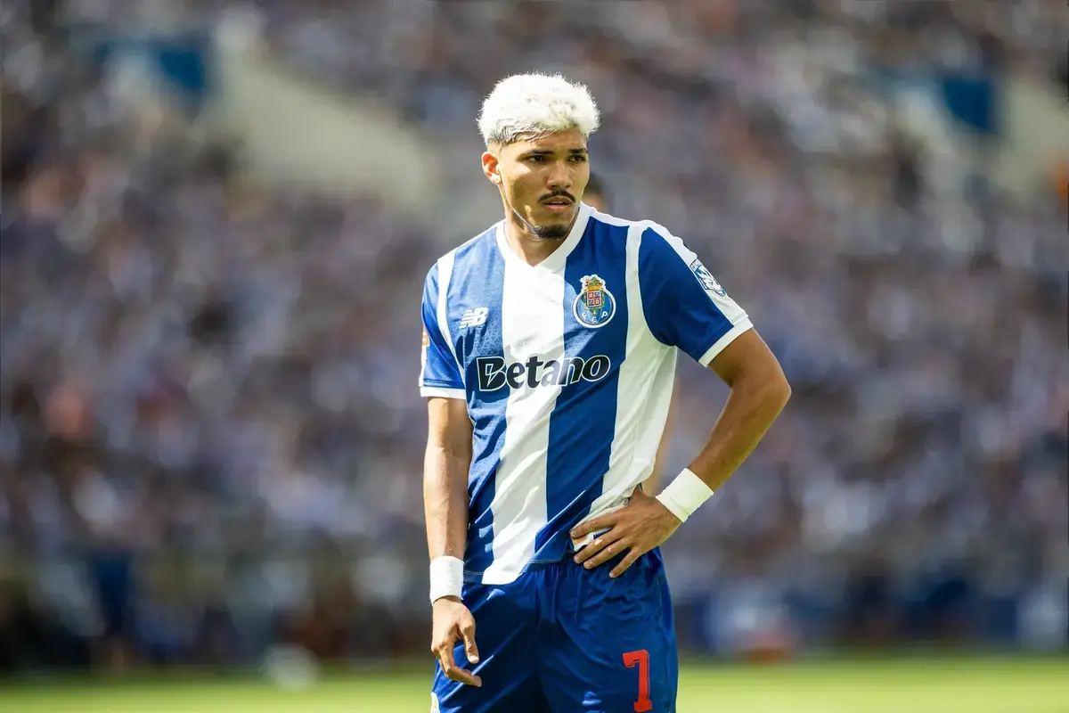 Man Utd Have Submitted Request For 15G/A Winger With £69M Release Clause